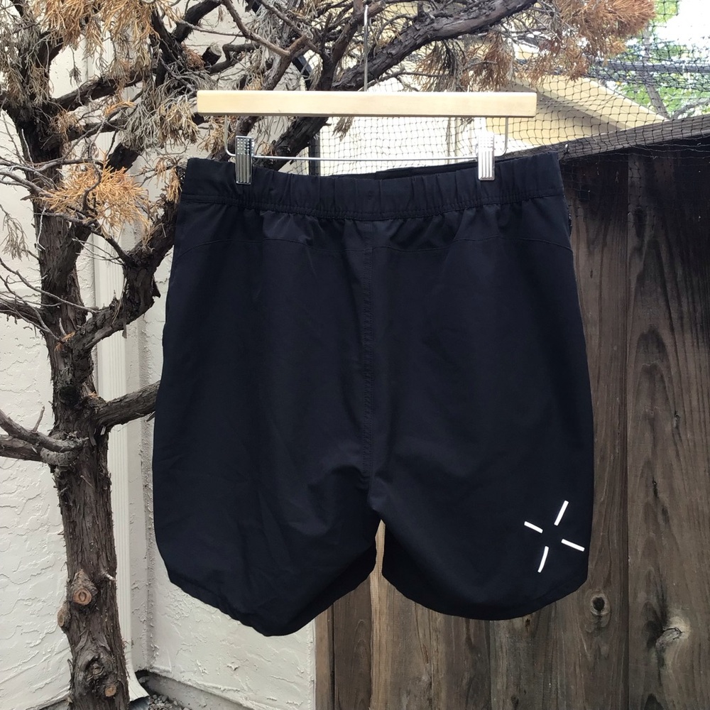 Ten Thousand Interval Training Shorts Black Size Large  Workout lined 7in inseam